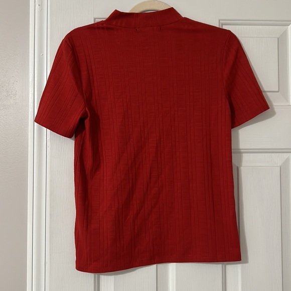 Red short sleeve tee - Picture 3 of 3